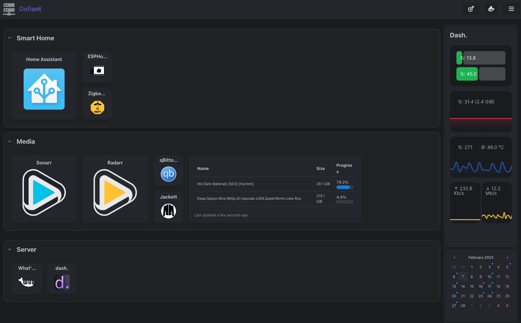 Simple and beautiful home server dashboard with Homarr and Dashdot